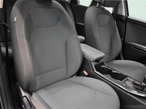 Used 2025 Kia K4 image 6