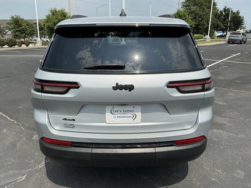 Used 2023 Jeep Grand Cherokee L Laredo AWD/4WD image 5