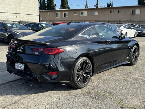 Used 2017 INFINITI Q60 3.0t image 4