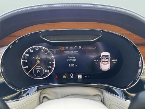 Used 2022 Bentley Continental GT image 33