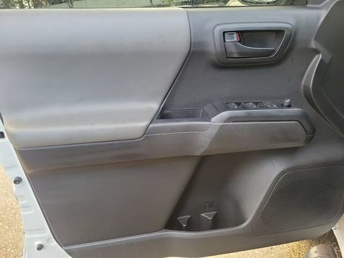 Used 2022 Toyota Tacoma SR w/ SR Convenience Package RWD image 12