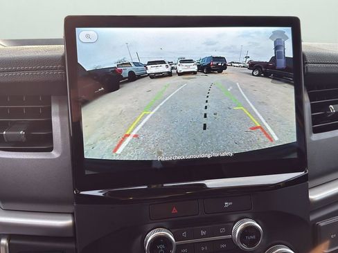 Used 2023 Ford Expedition XLT image 19