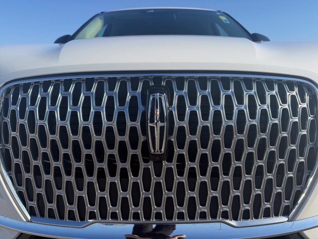 Used 2024 Lincoln Corsair AWD w/ Equipment Group 101A image 9