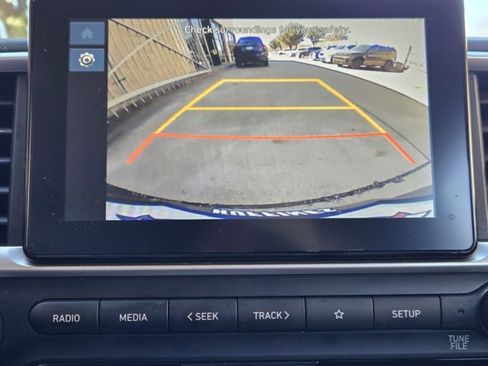 Certified 2025 Hyundai Venue SEL image 16