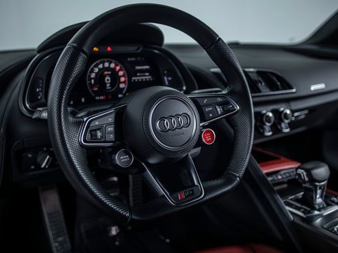 Used 2018 Audi R8 V10 w/ Premium Package RWD image 26