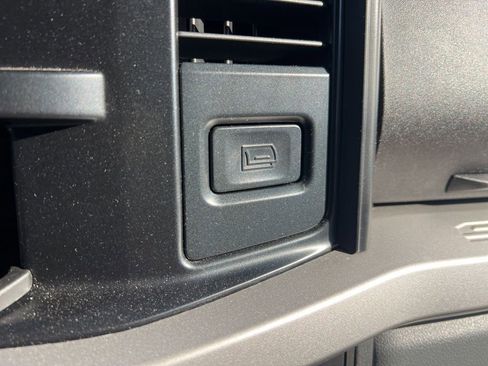 Used 2025 Ford F350 XLT image 42