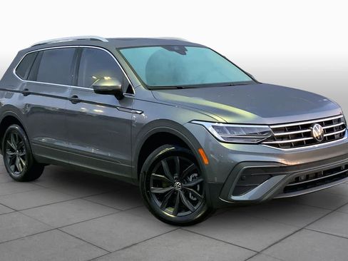Used 2024 Volkswagen Tiguan SE FWD image 3