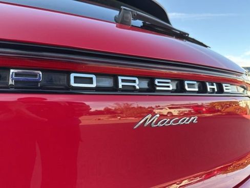 Used 2020 Porsche Macan image 17