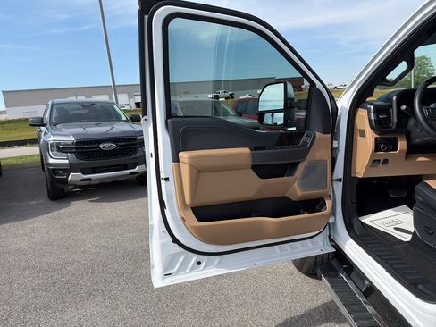 Used 2024 Ford F250 Lariat w/ Chrome Package AWD/4WD image 17