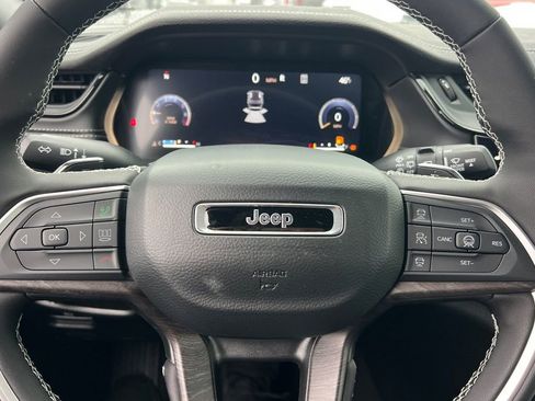 New 2026 Jeep Grand Cherokee Altitude image 24