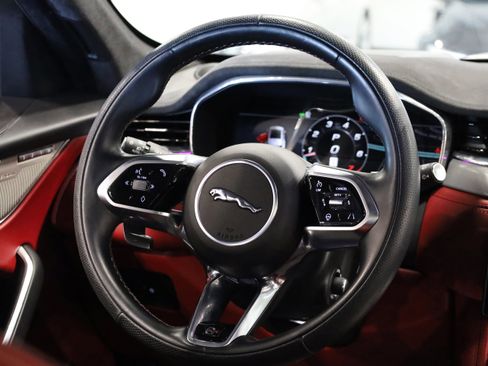Used 2023 Jaguar F-PACE SVR image 26