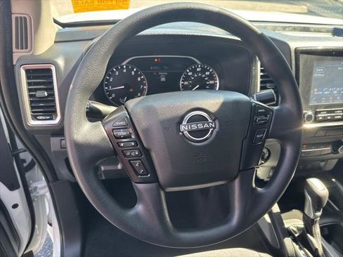 Used 2023 Nissan Frontier SV AWD/4WD image 15