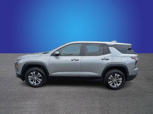 Used 2025 Chevrolet Equinox LT FWD image 2