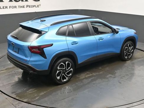 Used 2025 Chevrolet Trax RS w/ Driver Confidence Package image 40