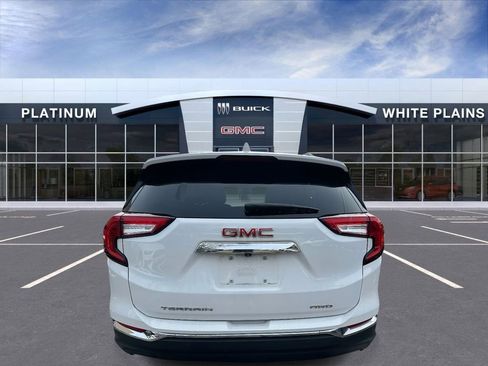 Used 2023 GMC Terrain SLT image 4