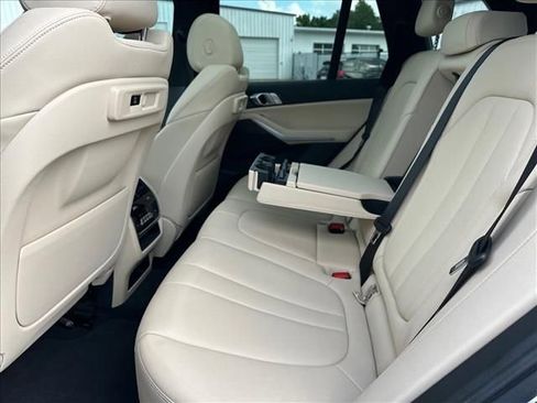 Used 2022 BMW X5 xDrive40i w/ Climate Comfort Package AWD/4WD image 17