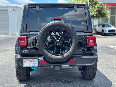 Used 2023 Jeep Wrangler Unlimited Sahara w/ Cold Weather Group AWD/4WD image 10