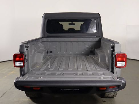 Used 2023 Jeep Gladiator Mojave w/ Cold Weather Group AWD/4WD image 17