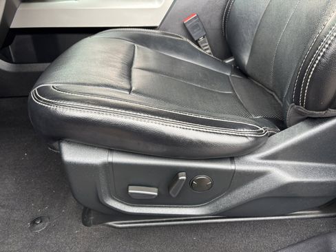 Used 2020 Ford F250 Lariat w/ Lariat Value Package image 13