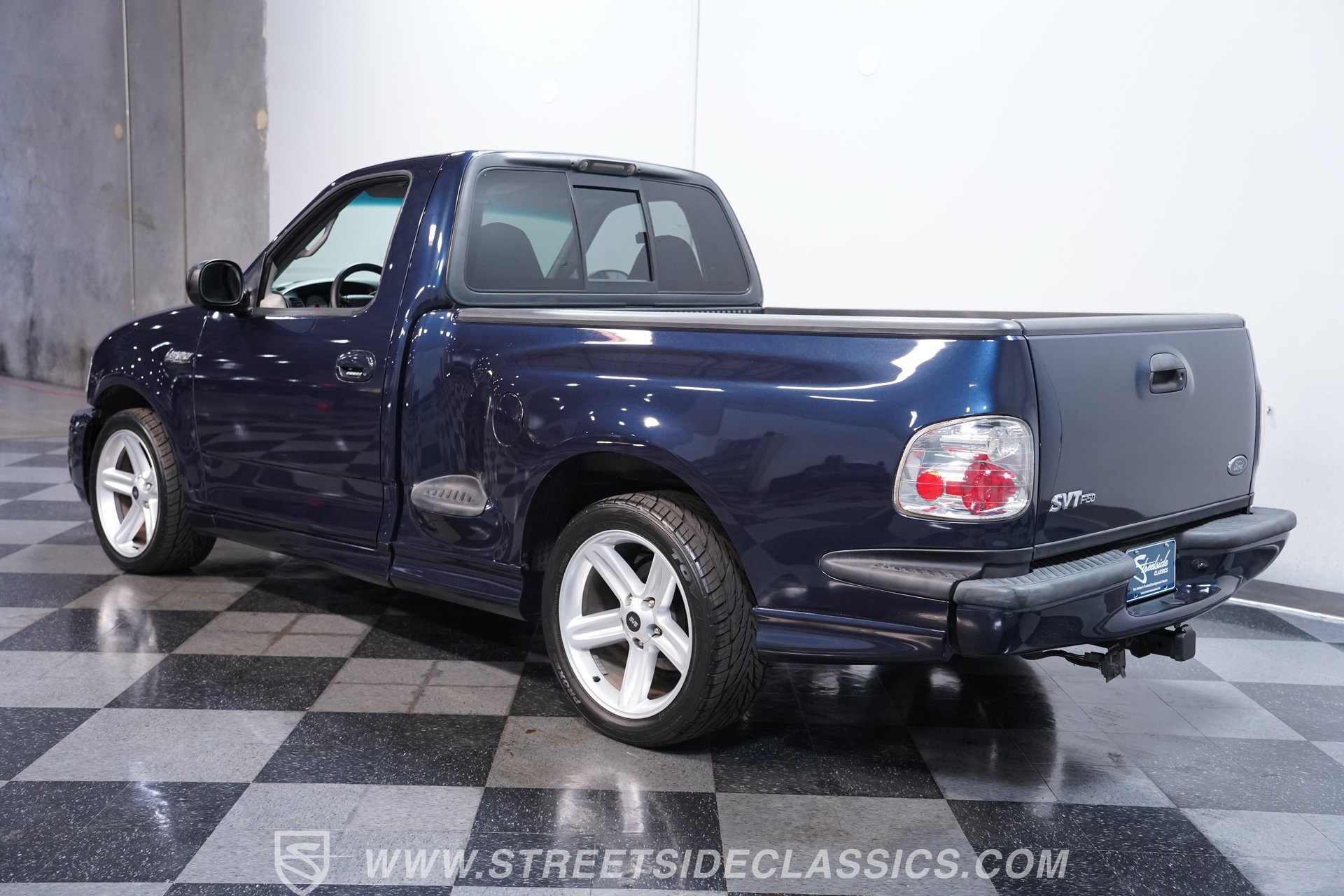 Used 2002 Ford F150 Lightning RWD image 8