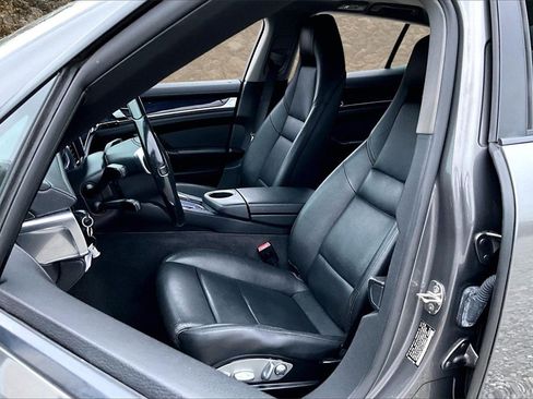 Used 2014 Porsche Panamera 2 image 22