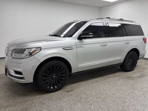 Used 2019 Lincoln Navigator Reserve AWD/4WD image 3