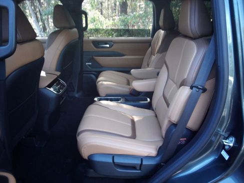 New 2026 Nissan Armada SL w/ Captain's Chari Seat Package image 25