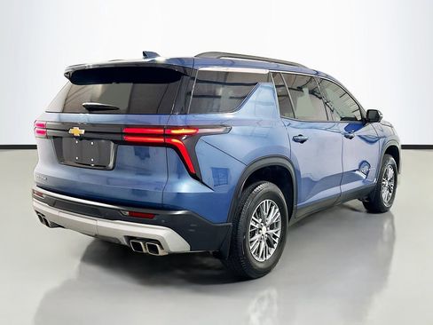 Used 2025 Chevrolet Traverse LT w/ Driver Confidence Package FWD image 4