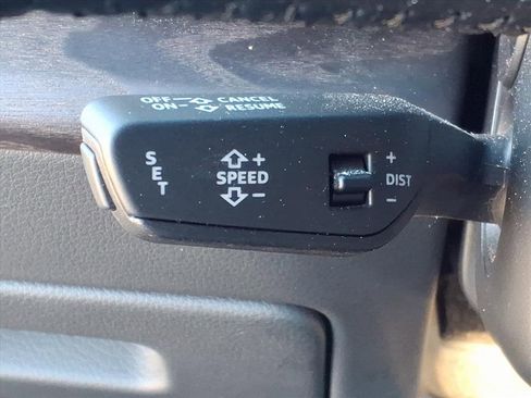 Used 2019 Audi Q8 Prestige w/ Luxury Package image 17