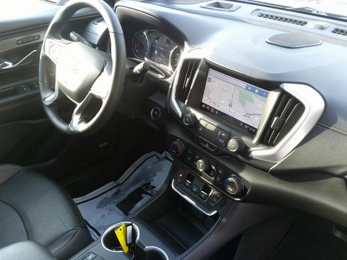 Used 2021 GMC Terrain SLT w/ Infotainment Package II image 27