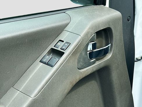 Used 2019 Nissan Frontier SV image 17