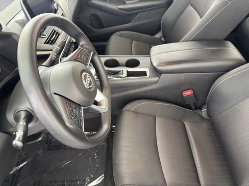 Used 2025 Nissan Altima 2.5 SV FWD image 25