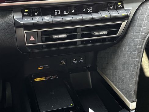 New 2026 Toyota Camry XLE image 18