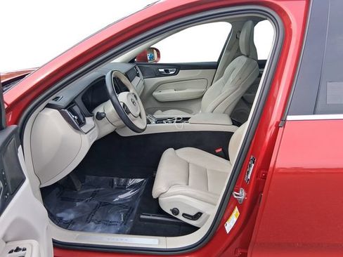 Used 2022 Volvo XC60 B5 Inscription w/ Advanced Package FWD image 10