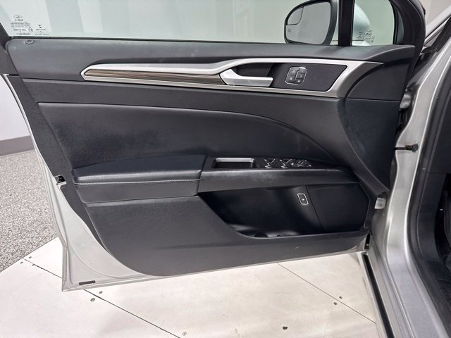 Used 2018 Ford Fusion Energi SE FWD image 9