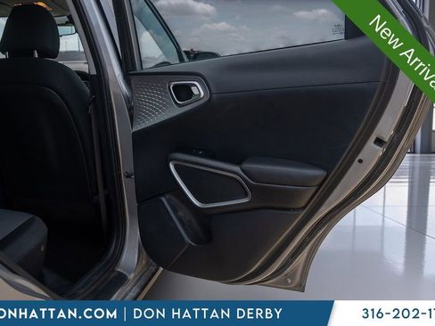 Used 2023 Kia Soul LX w/ LX Technology Package FWD image 24