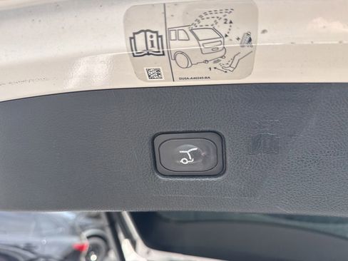 Used 2018 Ford Edge SEL w/ Equipment Group 201A AWD/4WD image 22