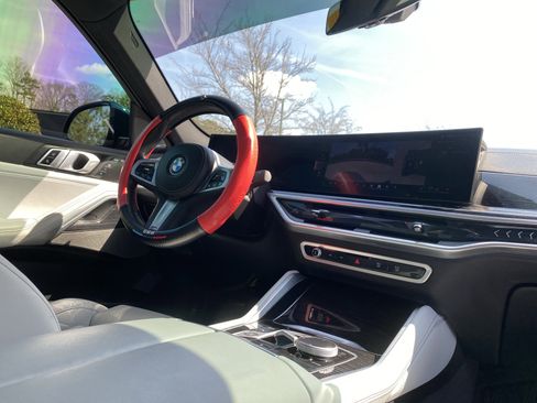 Used 2024 BMW X6 xDrive40i w/ M Sport Professional Package image 6