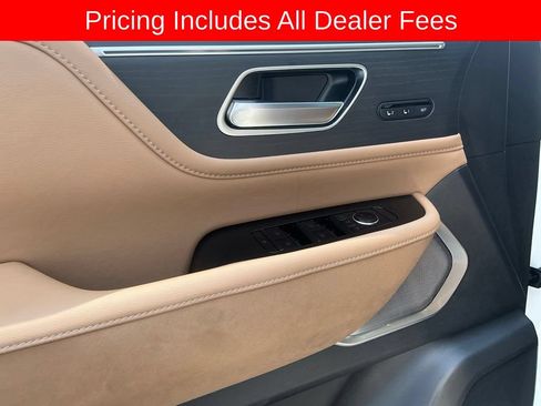 Used 2025 INFINITI QX80 Sensory AWD/4WD image 10