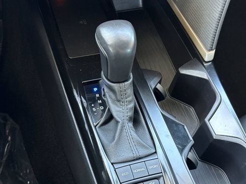 Used 2025 Toyota Camry SE FWD image 31