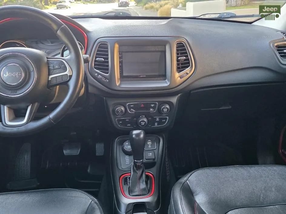 Used 2018 Jeep Compass Trailhawk w/ Leather Interior Group AWD/4WD image 15