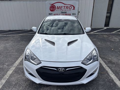 Used 2016 Hyundai Genesis Coupe 3.8 image 9
