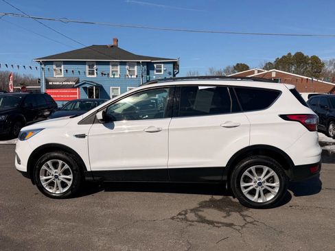 Used 2018 Ford Escape SE image 10