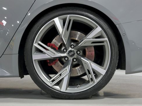 Used 2021 Audi RS 6 AWD/4WD image 23