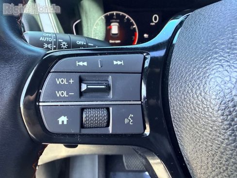 Certified 2025 Honda Pilot TrailSport image 23