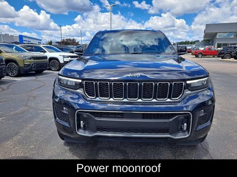 Used 2023 Jeep Grand Cherokee Overland w/ Luxury Tech Group IV AWD/4WD image 8