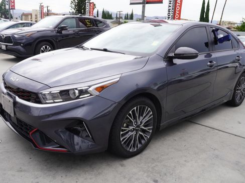 Used 2023 Kia Forte GT-Line w/ GT-Line Premium Package FWD image 3