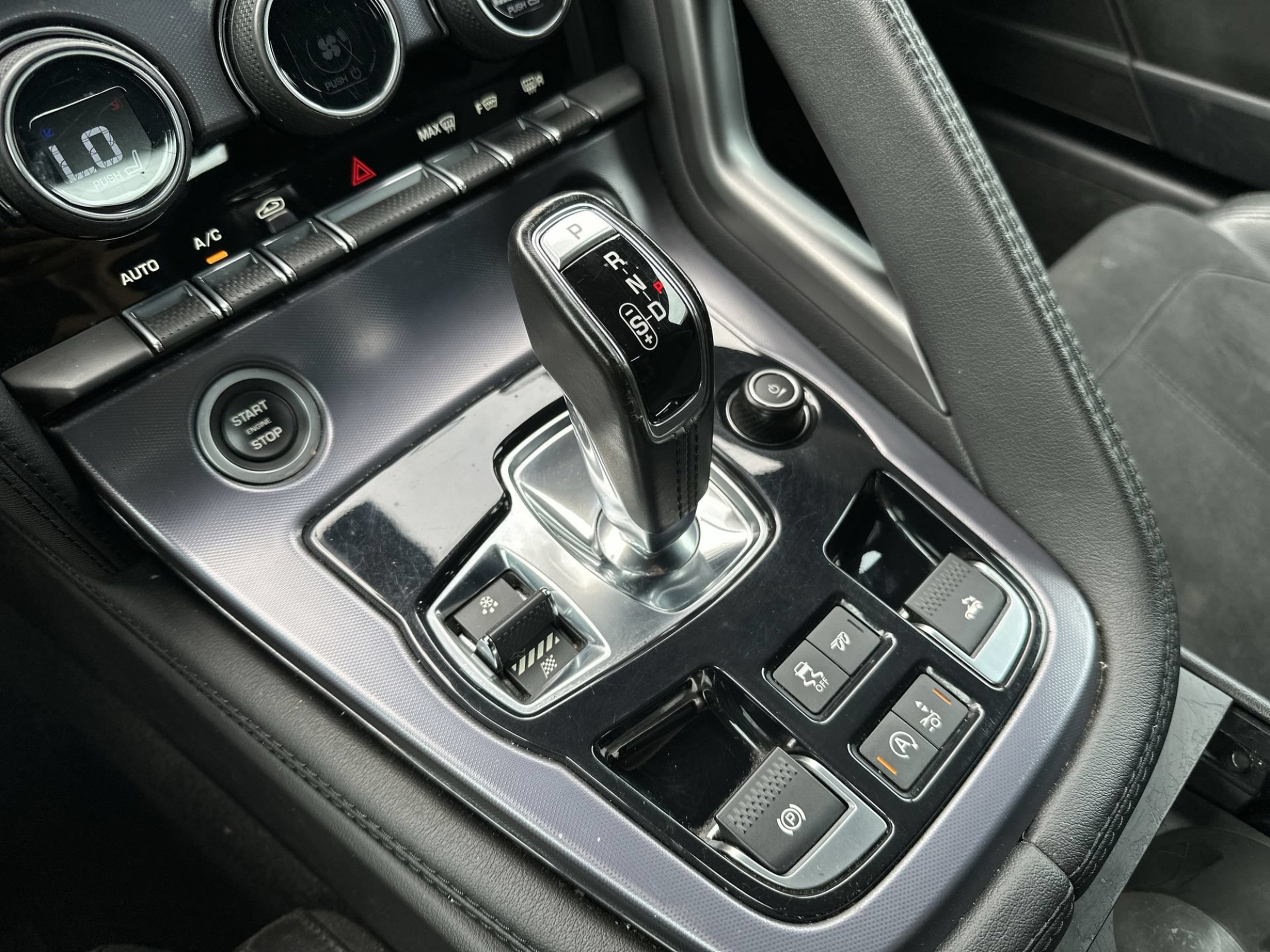 Used 2018 Jaguar F-TYPE Convertible RWD image 19