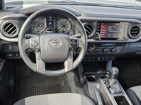 Used 2021 Toyota Tacoma TRD Sport w/ Technology Package image 9