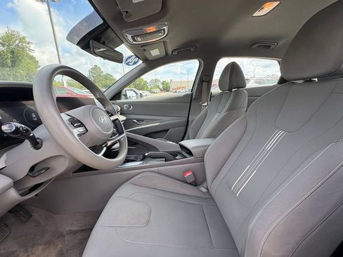 Used 2024 Hyundai Elantra SEL FWD image 9